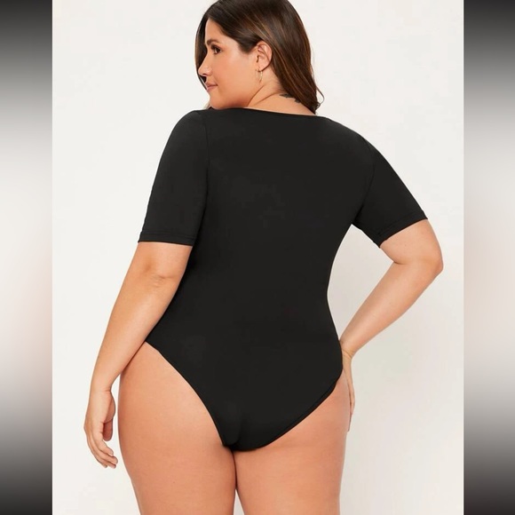 3/$15 SHEIN BASICS Plus Solid Scoop Neck Bodysuit Black 3XL (18) - Picture 3 of 7